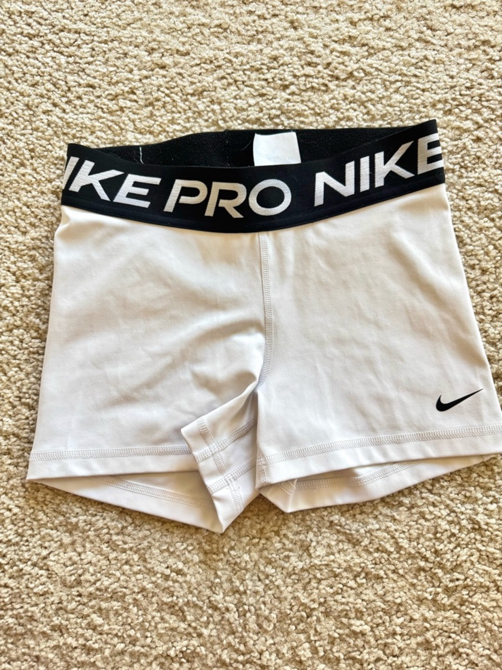 Nike PRO Dri-FIT Mid-Rise Training Women's Small 3" White Shorts